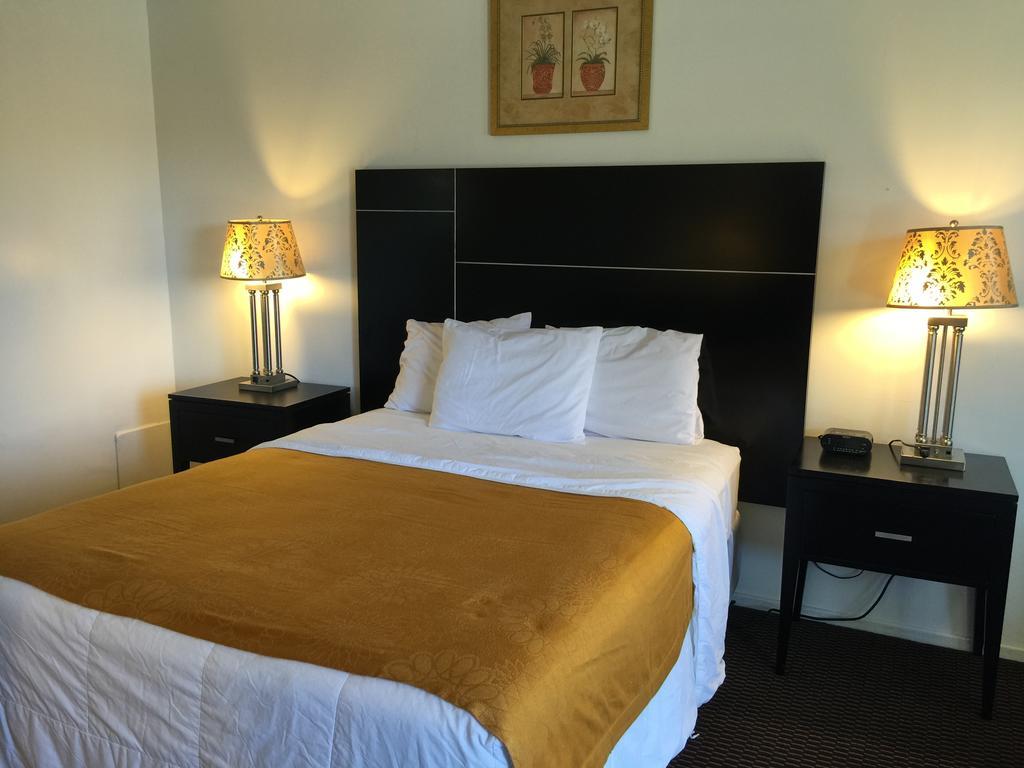 إنديو Tropics Motor Hotel الغرفة الصورة