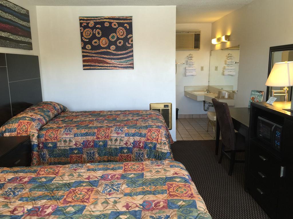 إنديو Tropics Motor Hotel الغرفة الصورة