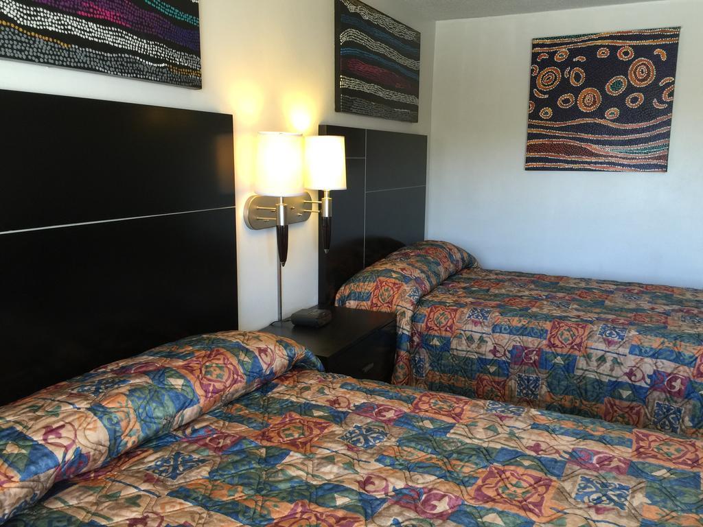 إنديو Tropics Motor Hotel الغرفة الصورة