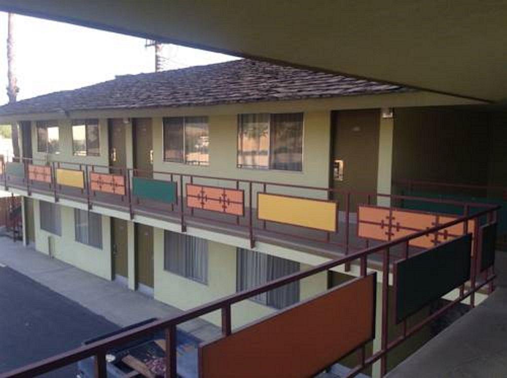 إنديو Tropics Motor Hotel المظهر الخارجي الصورة
